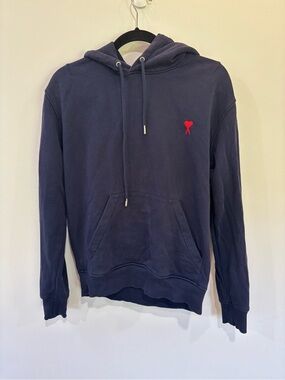 AMI ALEXANDRE MATTIUSSI HEART LOGO
HOODIE PORTUGAL AMI DE COEUR SWEATSHIRT